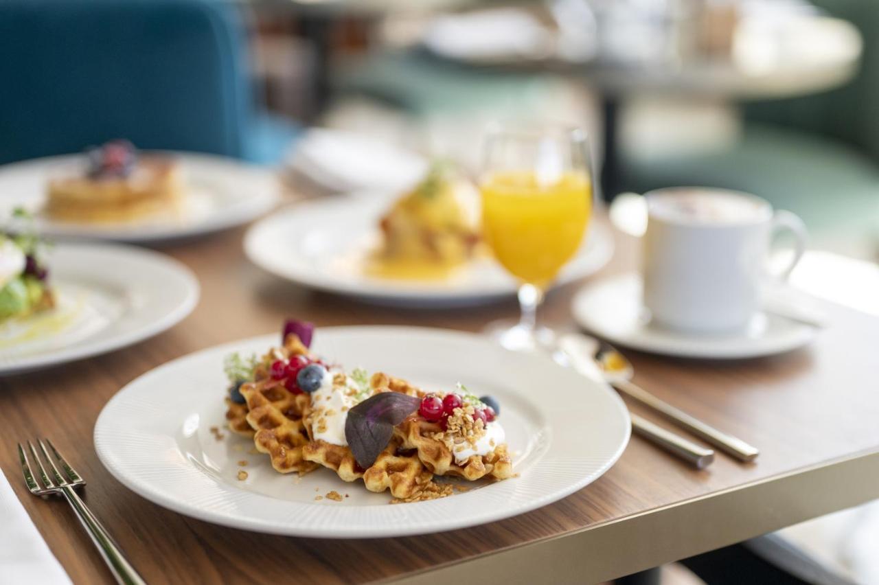 Renaissance Porto Lapa Hotel Экстерьер фото A breakfast at the hotel