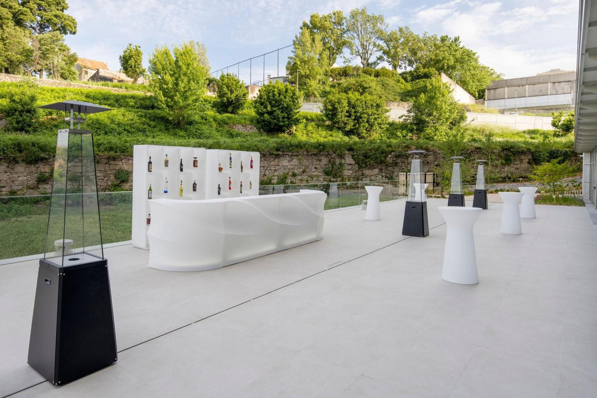 Renaissance Porto Lapa Hotel Экстерьер фото The terrace of the museum