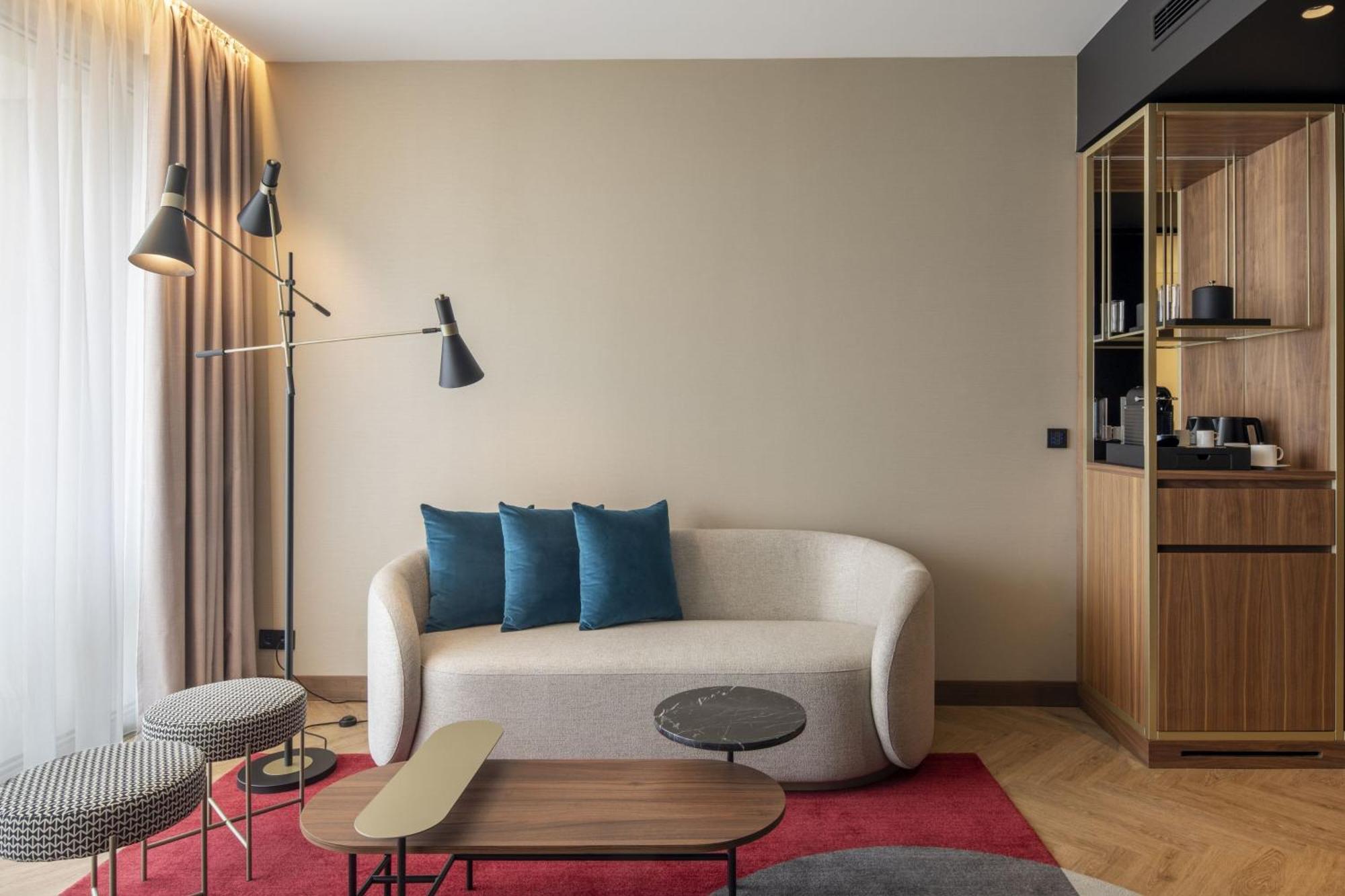 Renaissance Porto Lapa Hotel Экстерьер фото A suite at the hotel